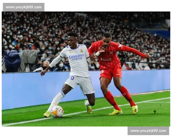 国家德比爆赛后混战!维尼修斯怒冲对手,警方出面平息 国家德比爆赛后混战!维尼修斯怒冲对手,警方出面平息